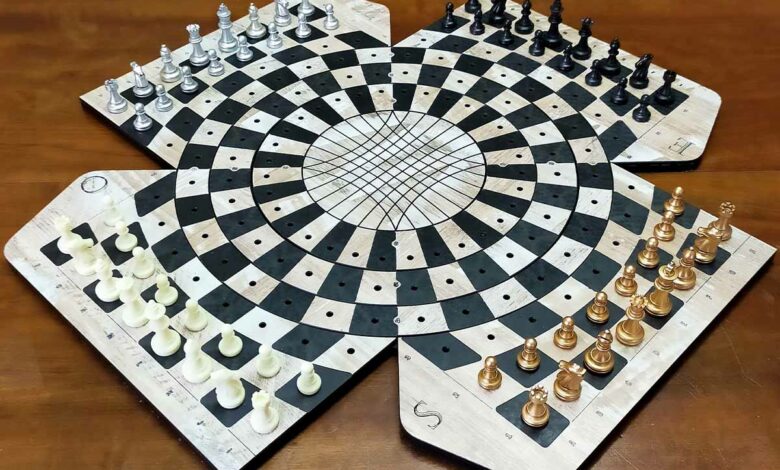 Oubliez les parties d'échecs classiques et testez Évolutio 1999, un jeu qui sera présenté au concours Lépine 2024.