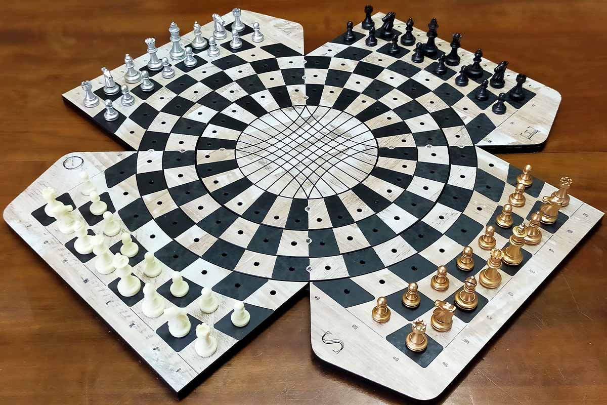 Oubliez les parties d'échecs classiques et testez Évolutio 1999, un jeu qui sera présenté au concours Lépine 2024.