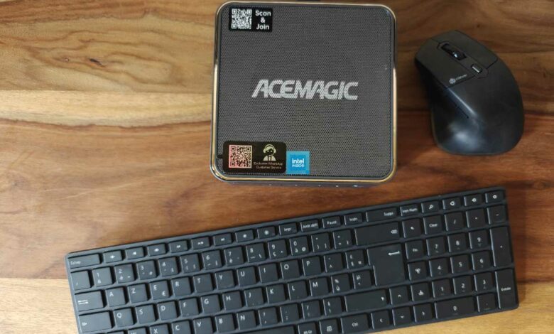 Le mini PC appairé sans dongle à un clavier et une souris Bluetooth.