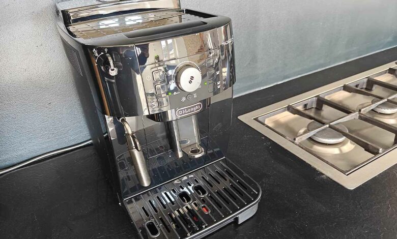 Les machines à café à grain permettent de savourer un café fraichement moulu.