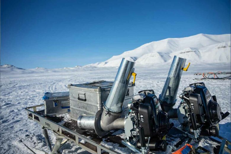 Les pompes acheminées sur le lieu de test pour le projet de restauration des glaces.