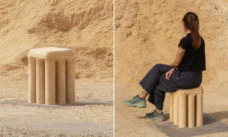Un tabouret composé de sciure de bois et de pomme de terre, qui peut servir de bois de chauffage.