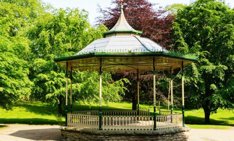 Un superbe kiosque de jardin, pour se détendre et recevoir des amis.