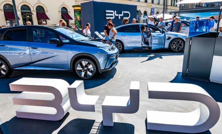 BYD dévoile ses modèles lors d'un salon à Munich.