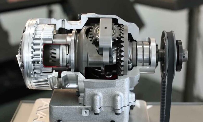 Le moteur à combustion rotatif Avadi MA-250 vu en coupe pour une démonstration.