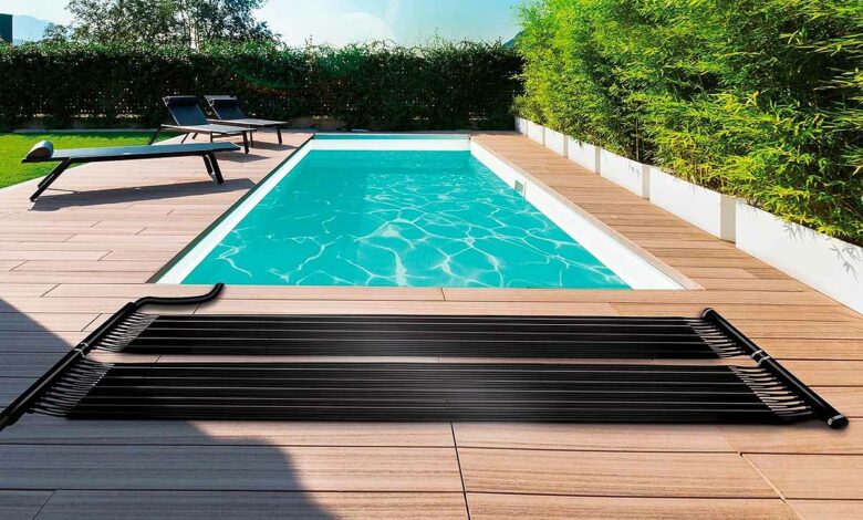 Un chauffe-eau solaire pour faire gagner quelques degrés à l'eau de votre piscine.