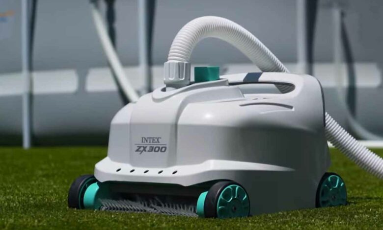 Le robot de piscine Intex ZX300 est actuellement en promotion sur Cdiscount.