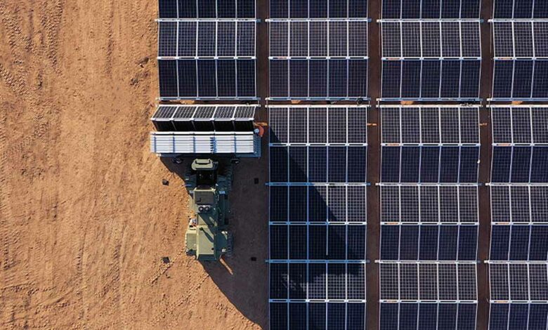 Des panneaux solaires qui se déploient comme un accordéon.
