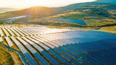Une solution favorisant l'implantation de fermes solaires sur des terrains escarpés.