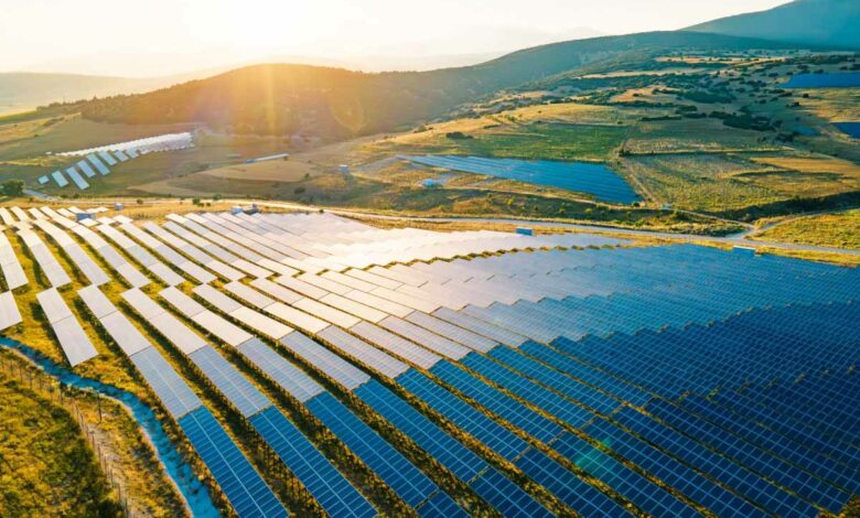 Une solution favorisant l'implantation de fermes solaires sur des terrains escarpés.
