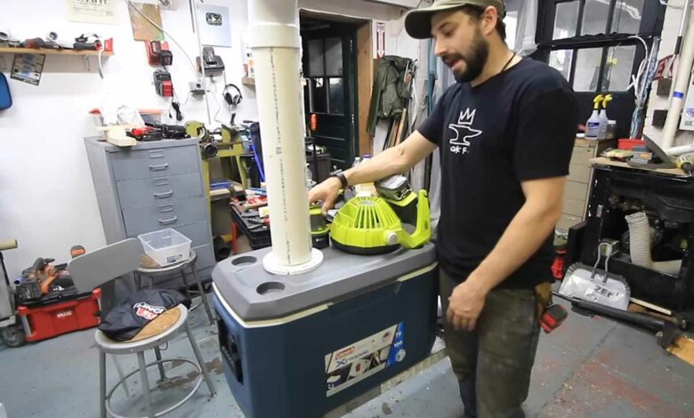 Il fabrique un climatiseur portable avec une glacière, un ventilateur et un radiateur à huile.