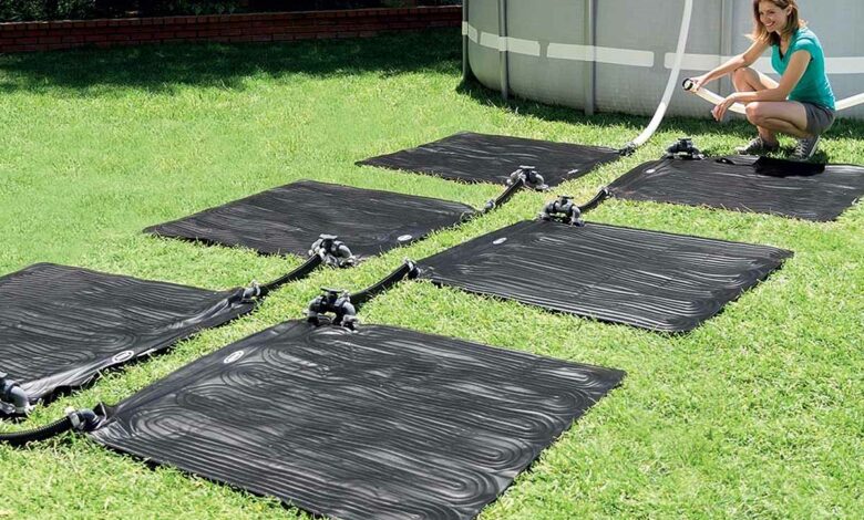 Réchauffez l'eau de votre piscine avec un tapis solaire actuellement en promotion.