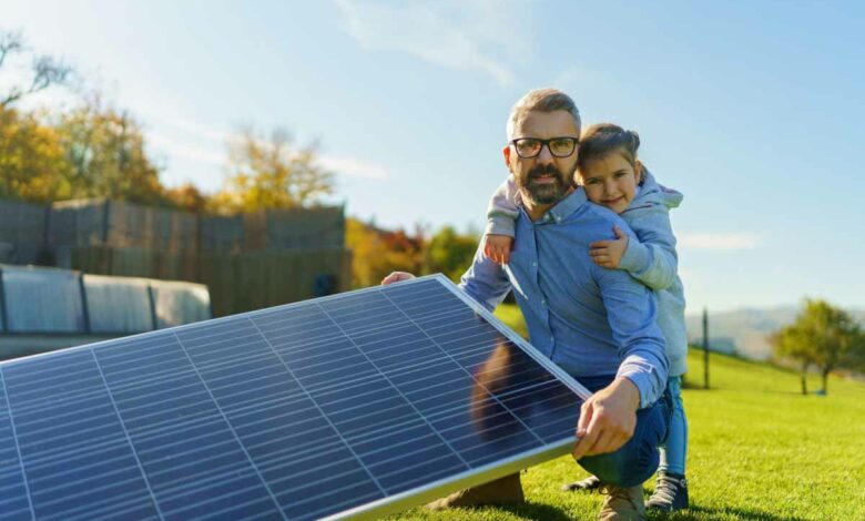 Optez pour la simplicité avec des panneaux solaires plug and play.