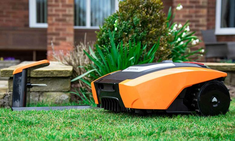 Avec un robot tondeuse, fini la corvée de tonte au jardin.