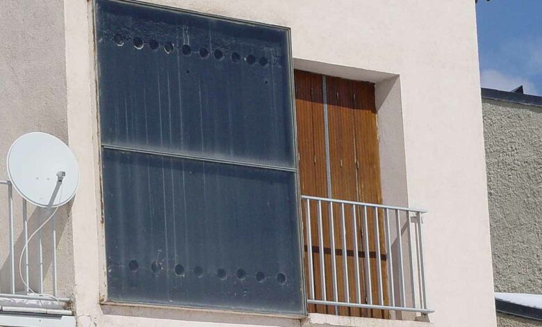 Un mur Trombe servant à chauffer et à réguler la chaleur de manière passive dans une habitation.