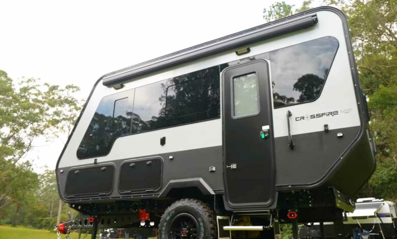 Une caravane destinée au marché Australien prévue pour le off-road et des séjours hors réseau.