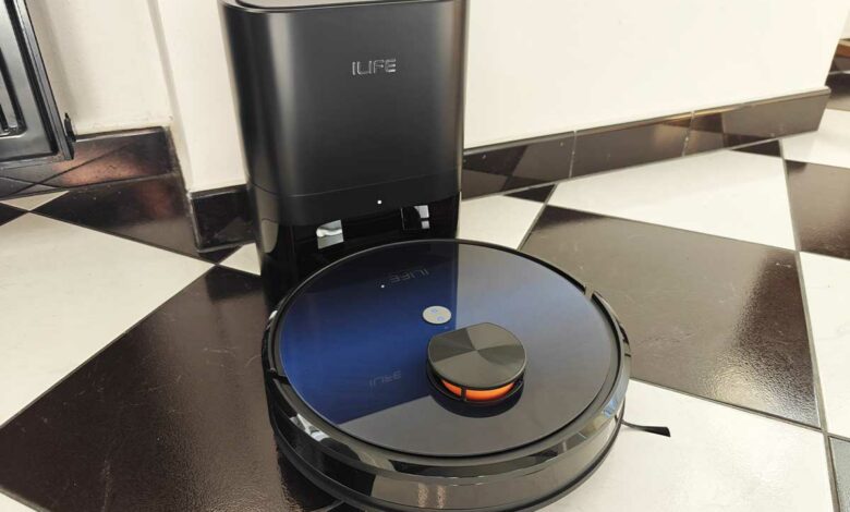 Le robot aspirateur laveur ILIFE T10s.