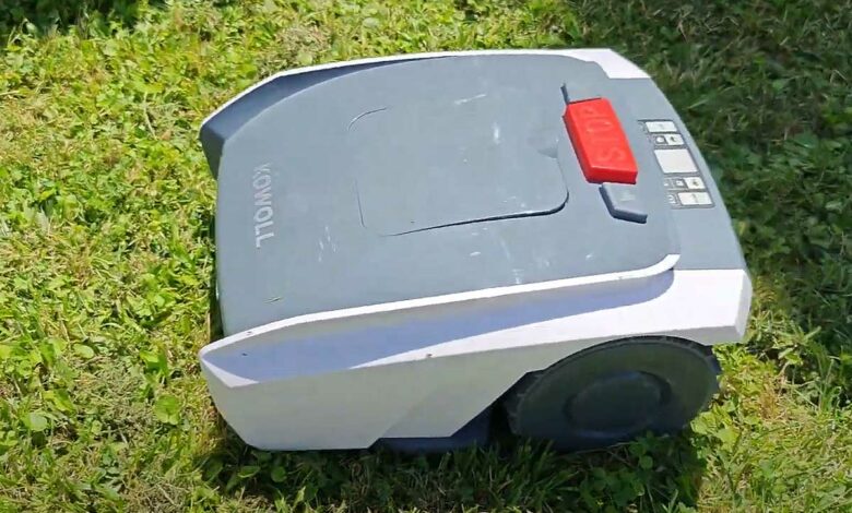 Le robot tondeuse KOWOLL M18EX.