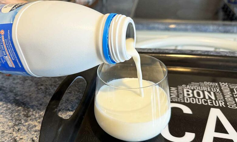 Le lait périmé (ou non) a des bienfaits et des utilisations insoupçonnés.