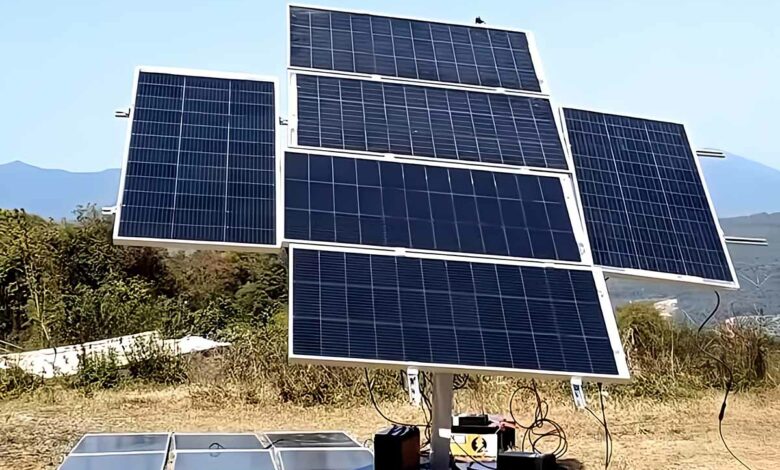Un tracker solaire qui peut recevoir jusqu'à 6 panneaux pour suivre la trajectoire du soleil et optimiser la production d'énergie.