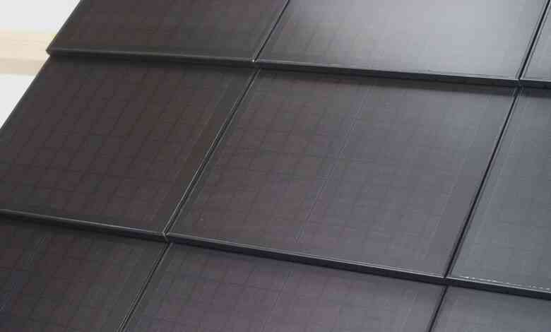 Des tuiles solaires photovoltaïques spécialement conçues pour fonctionner couplées avec une pompe à chaleur.