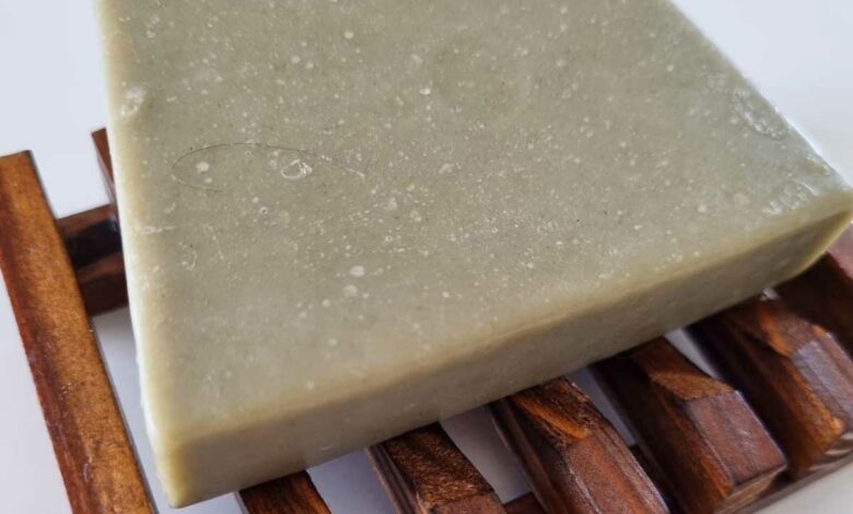Savon à l'huile de baies de laurier.