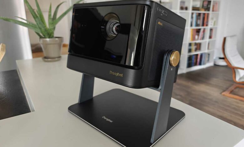 Un vidéo projecteur design et compact.