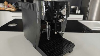 Une machine à café en grains.