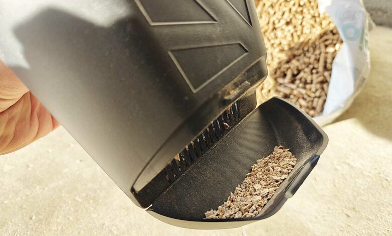 Un tamis efficace pour éliminer les débris de pellets.