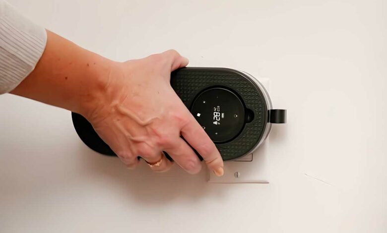 Venty propose un radiateur portable qui se branche directement sur une prise, il peut s'orienter pour s'adapter à la disposition des prises.