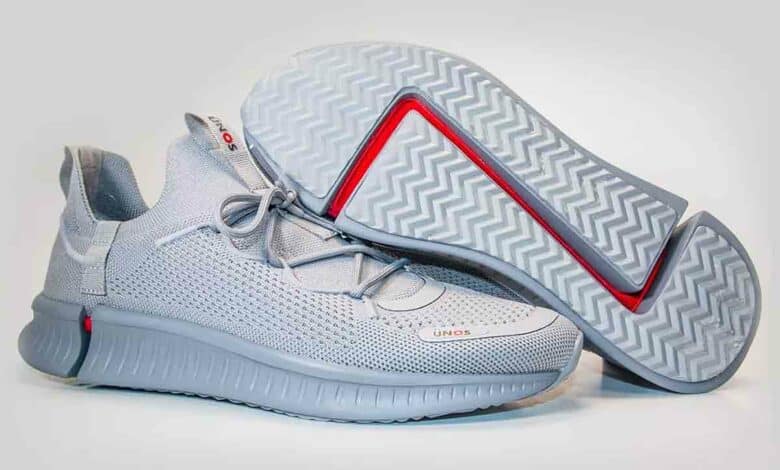 Des sneakers qui peuvent s'élargir ou s'allonger grâce à une semelle innovante.