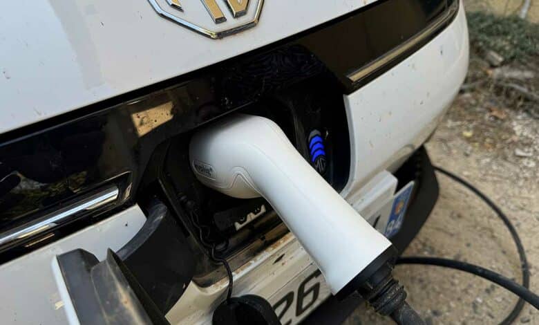 Le cout d'une recharge électrique serait plus avantageurx en combinant le photovoltaïque, l'hydrogène et batterie de stockage.