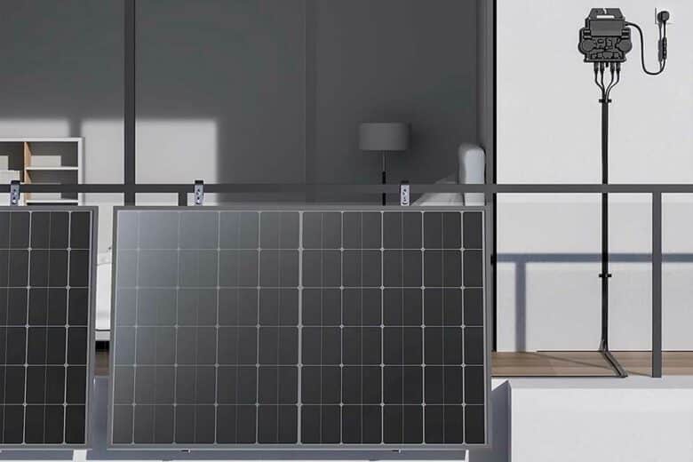Panneau solaire plug and play sur un balcon.