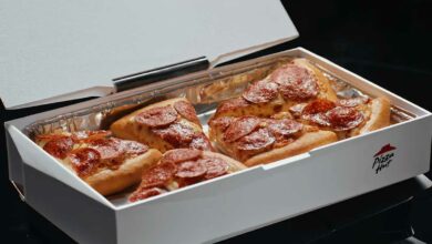 Une boite qui se pose sur votre console pour garder votre pizza au chaud.
