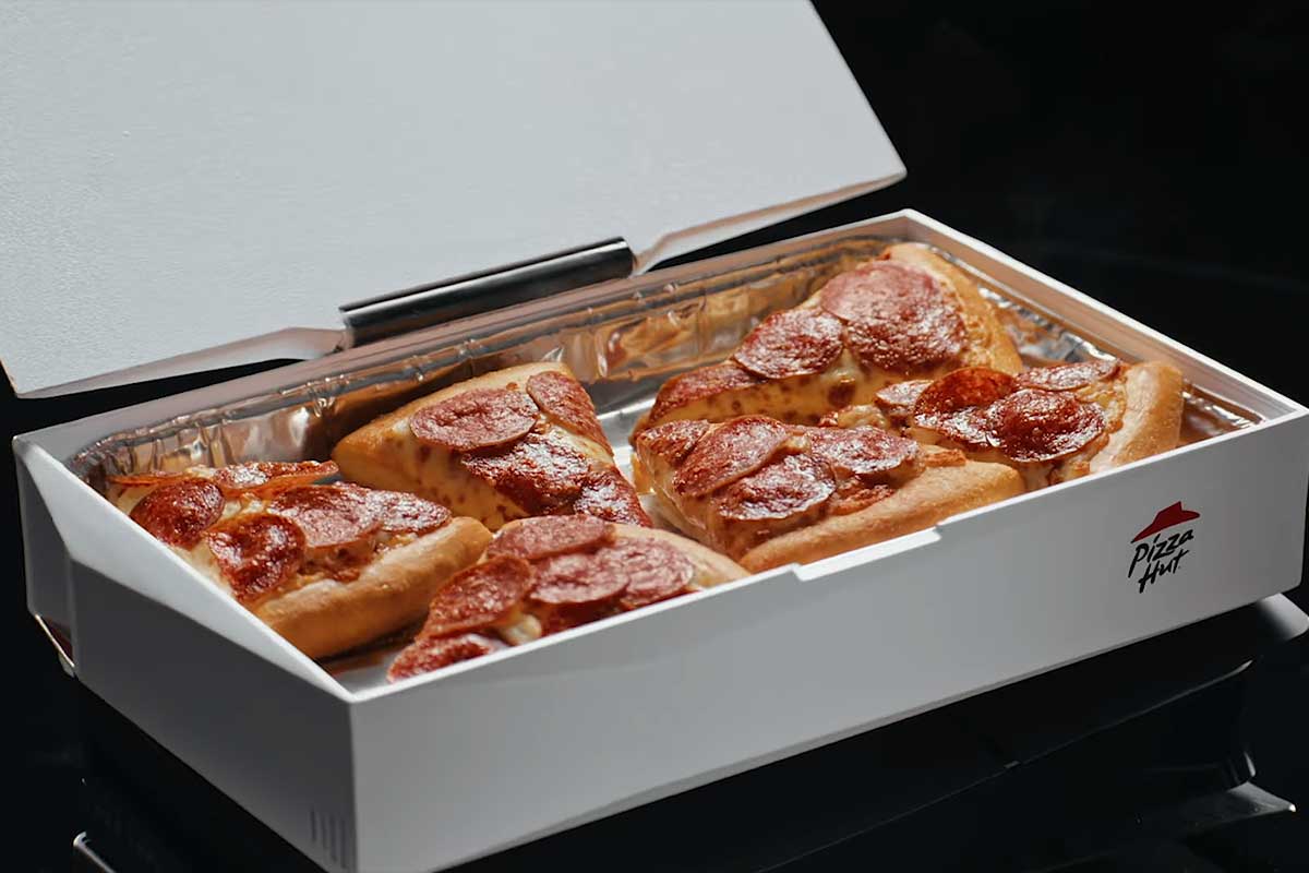 Une boite qui se pose sur votre console pour garder votre pizza au chaud.