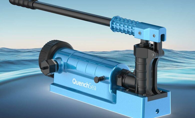 Un dispositif de dessalement pour produire de l'eau potable.