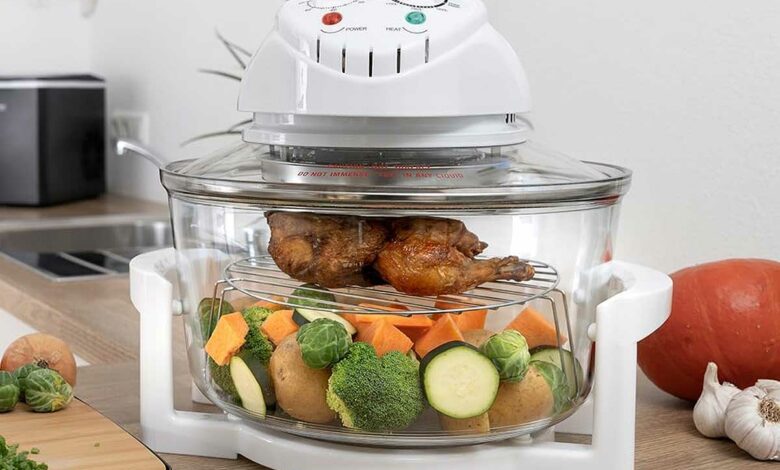 Un four halogène et son bol transparent qui permet de voir la cuisson.