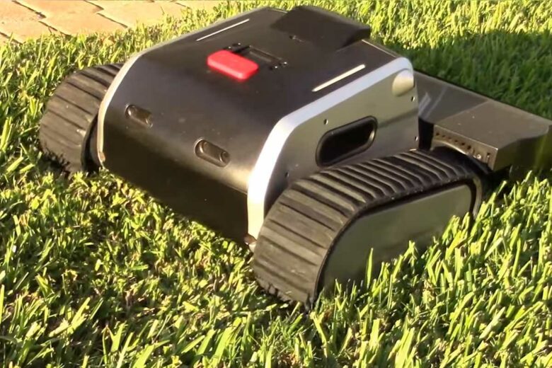 Un robot tondeuse sans câble périphérique.