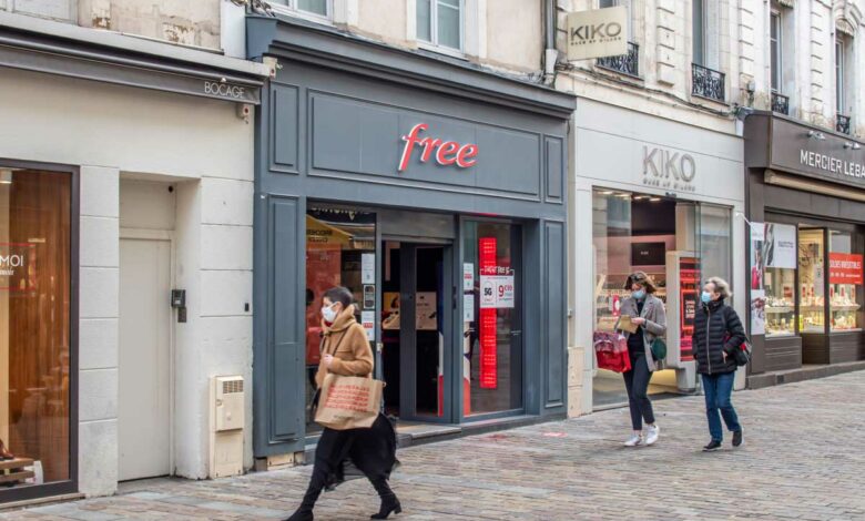 La devanture d'une boutique Free.