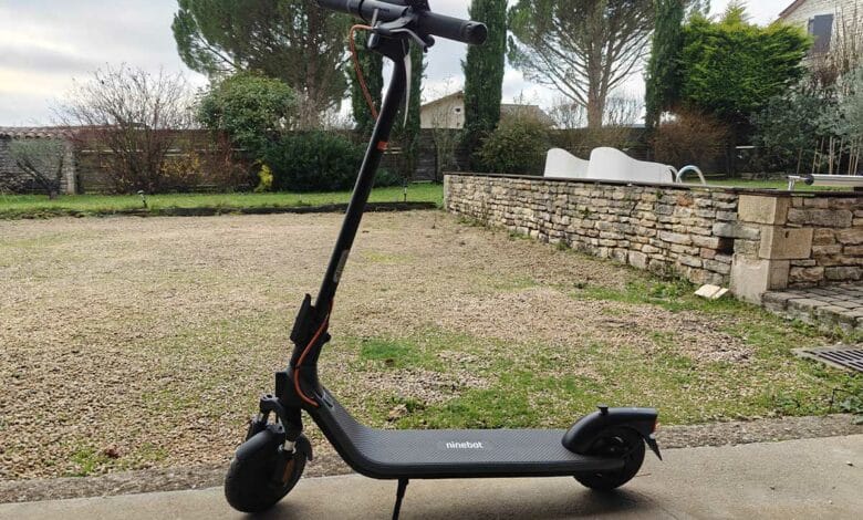 La trottinette électrique Ninebot Segway E2 Plus.