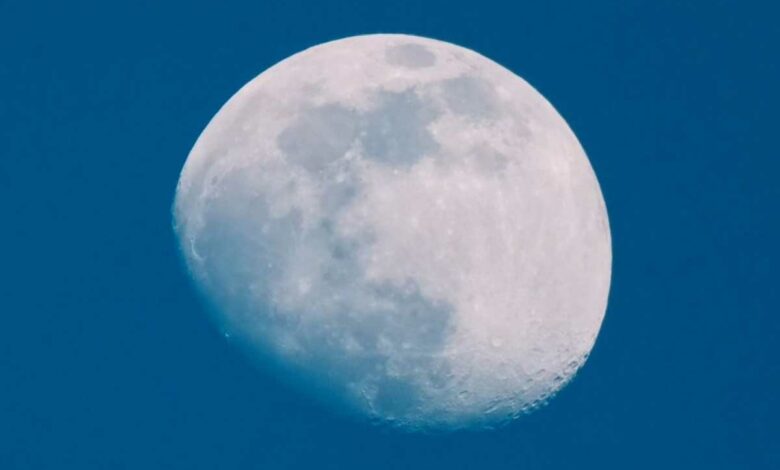 Le satellite de la Terre, la Lune.