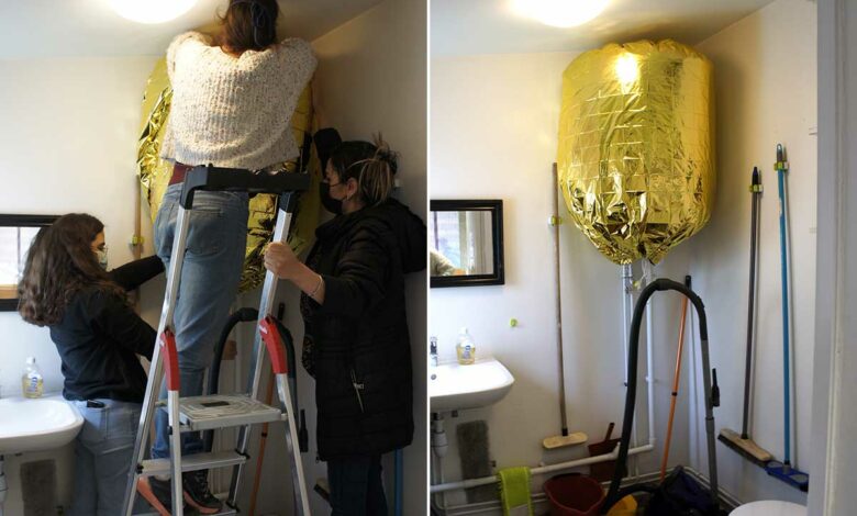 Installation de la couverture isolante.