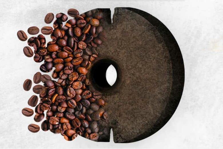 Grains de café en palet allume feu.