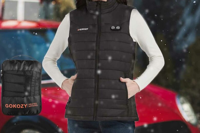 Une femme qui porte une veste chauffante.
