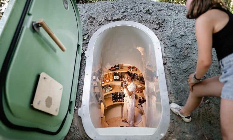 Un frigo sous terre dans le jardin.