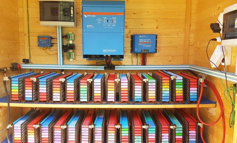 Une installation de batterie résidentielle fabriquée à partir de batteries de PC portable recyclées.