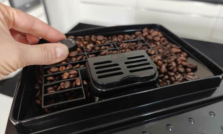 Le bac réservoir de café.