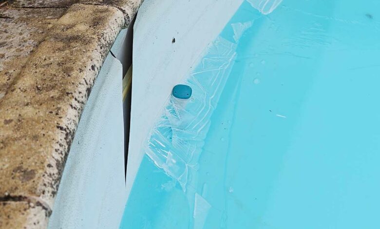 Une piscine endommagée par le gel.