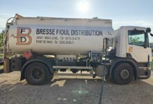 Un camion de livraison de fioul domestique.