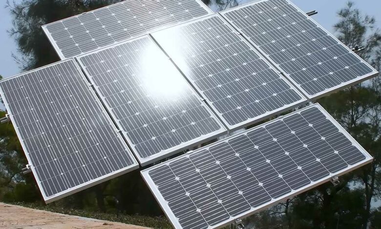 Des panneaux solaires optimisés à l'aide d'un tracker.